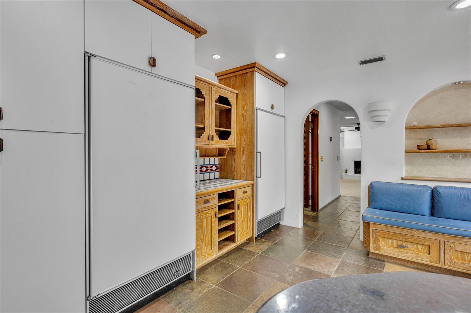 Image 28 of 53 For 1001 Versailles Court