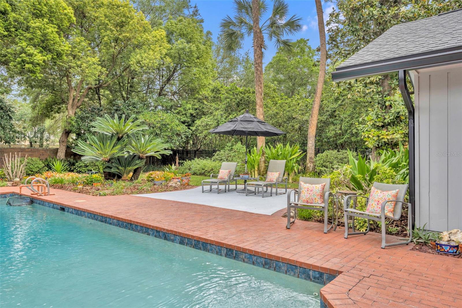 Image 43 of 53 For 1001 Versailles Court