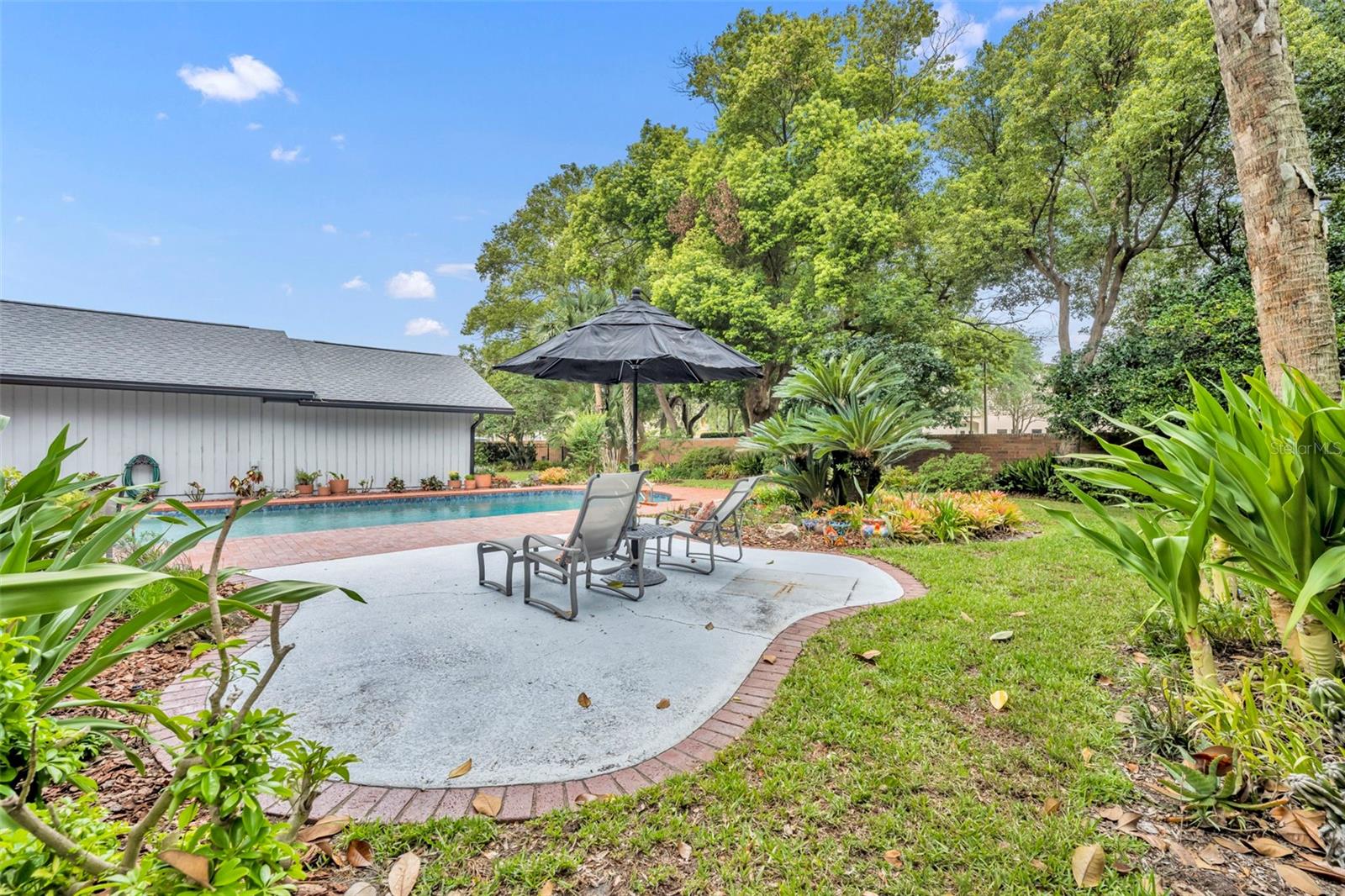 Image 44 of 53 For 1001 Versailles Court