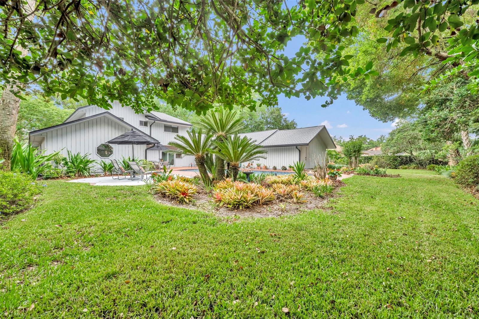 Image 45 of 53 For 1001 Versailles Court