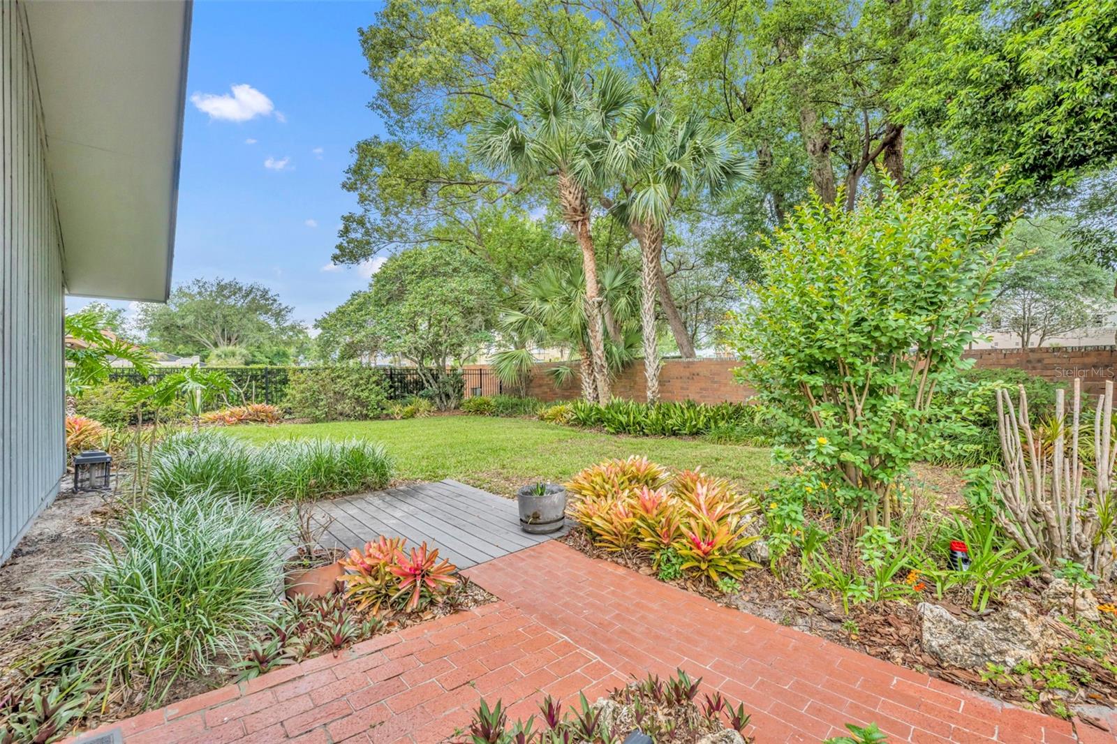 Image 46 of 53 For 1001 Versailles Court