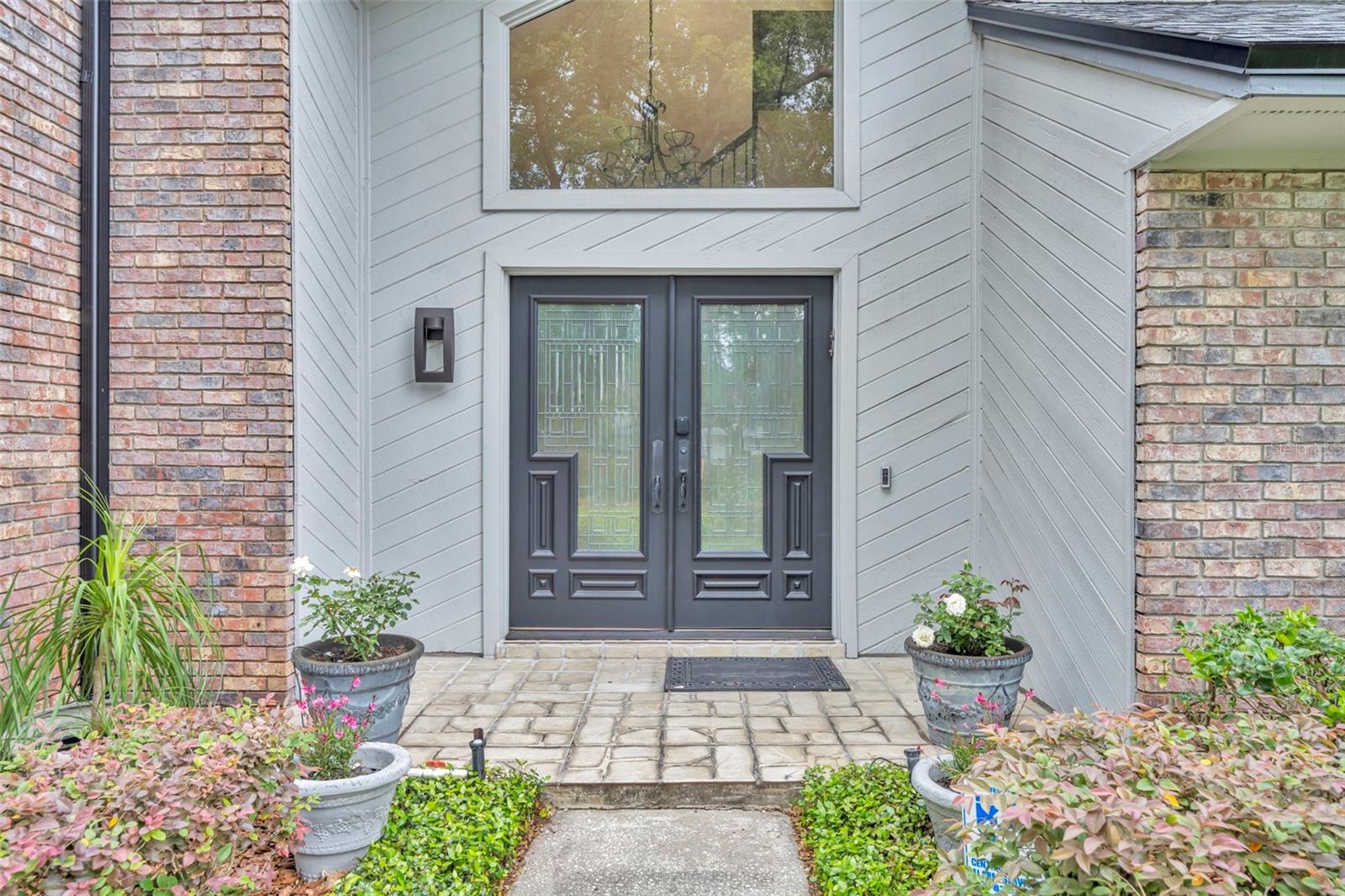 Image 5 of 53 For 1001 Versailles Court