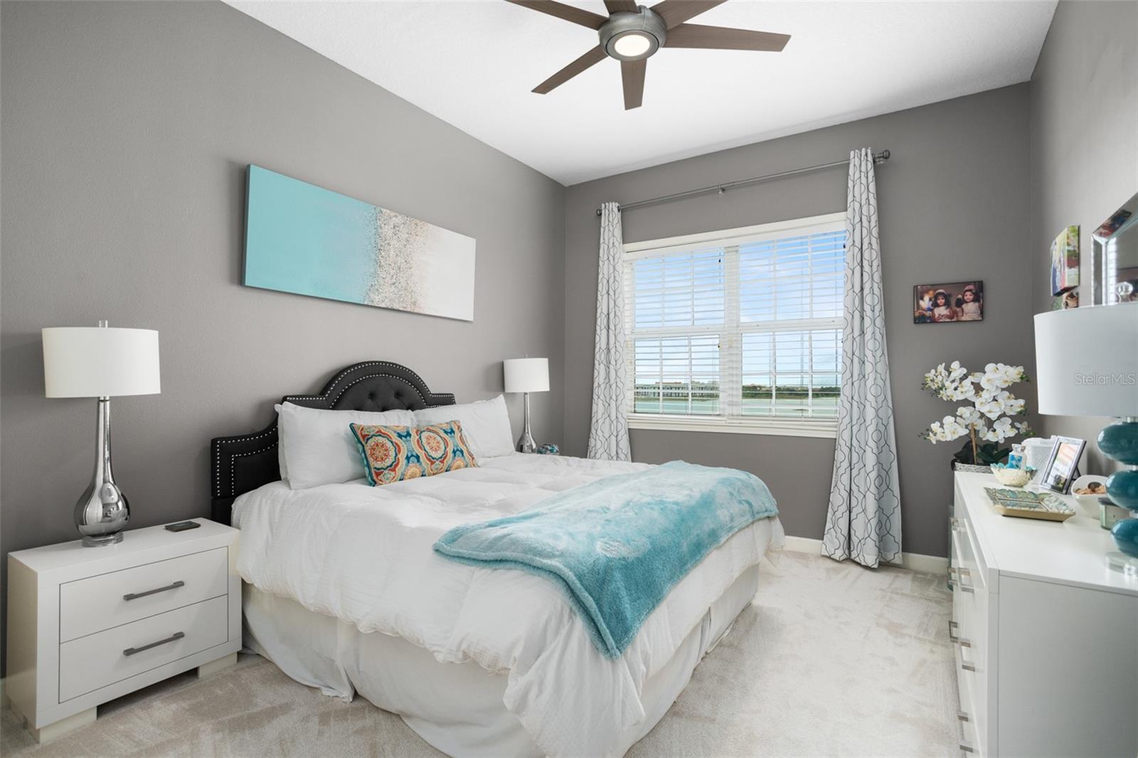 Listing photo id 13 for 8743 The Esplanade  24