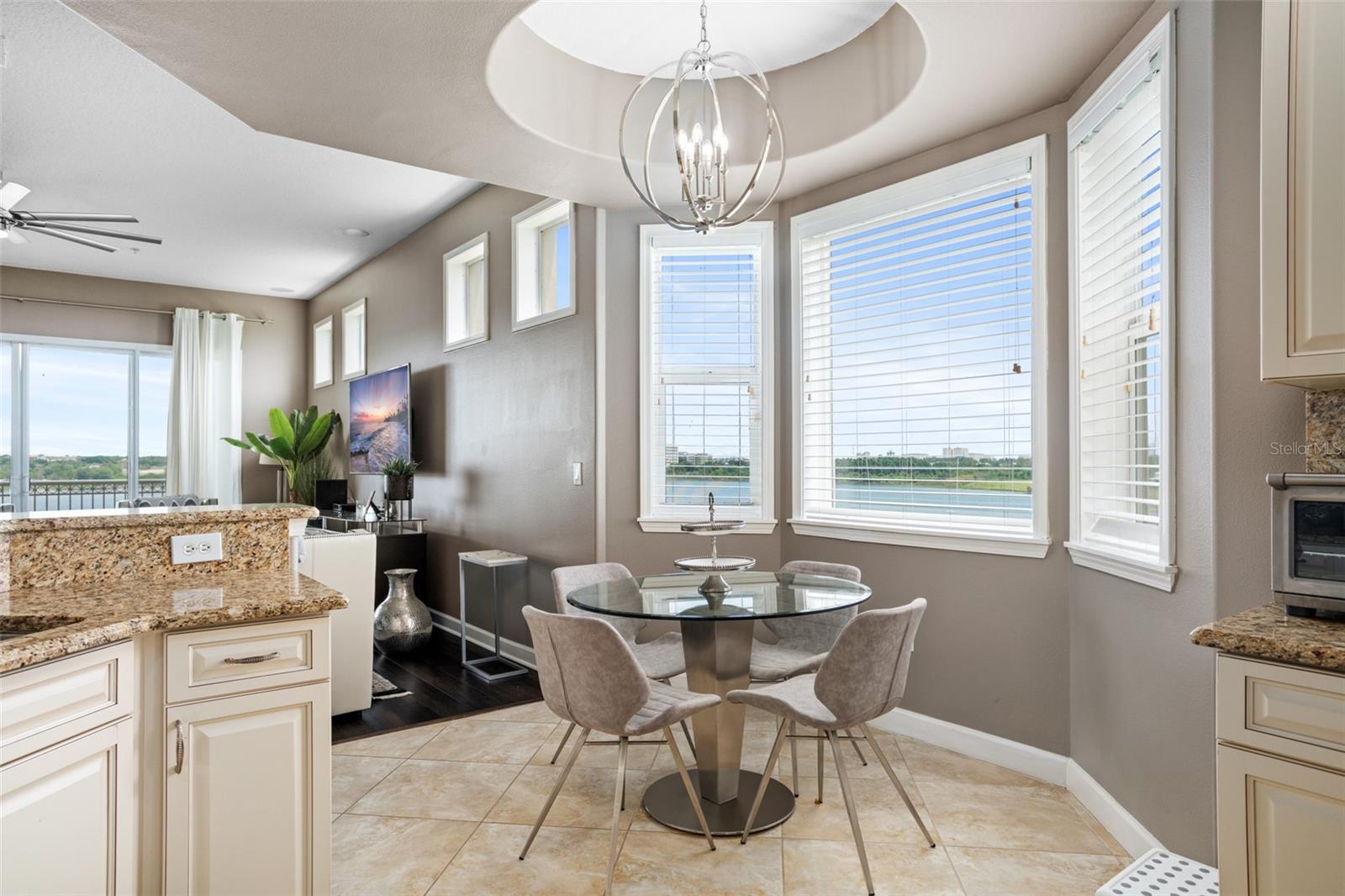 Listing photo id 16 for 8743 The Esplanade  24