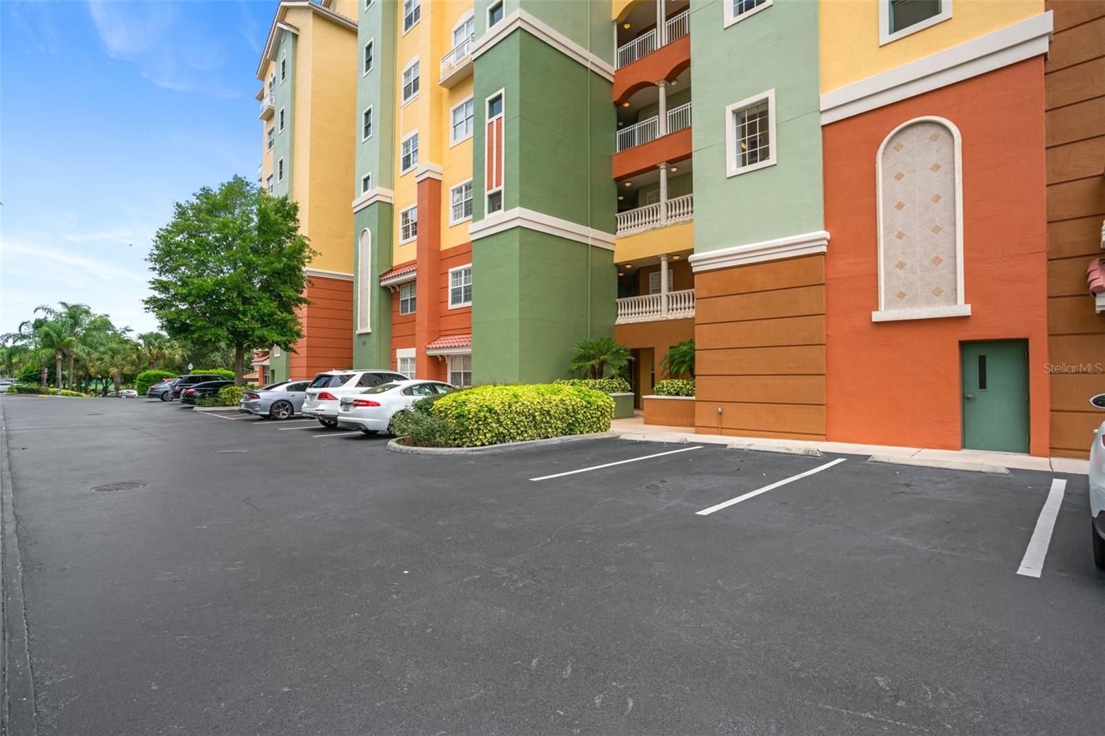 Listing photo id 0 for 8743 The Esplanade  24
