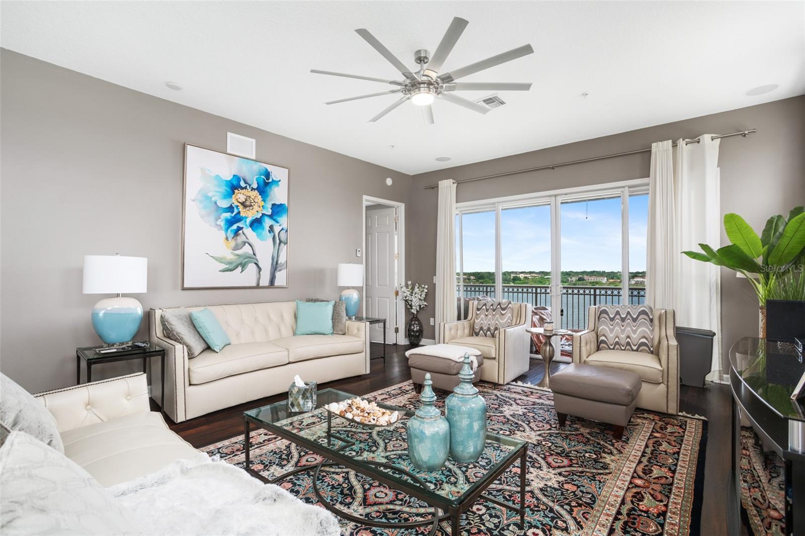 Listing photo id 22 for 8743 The Esplanade  24