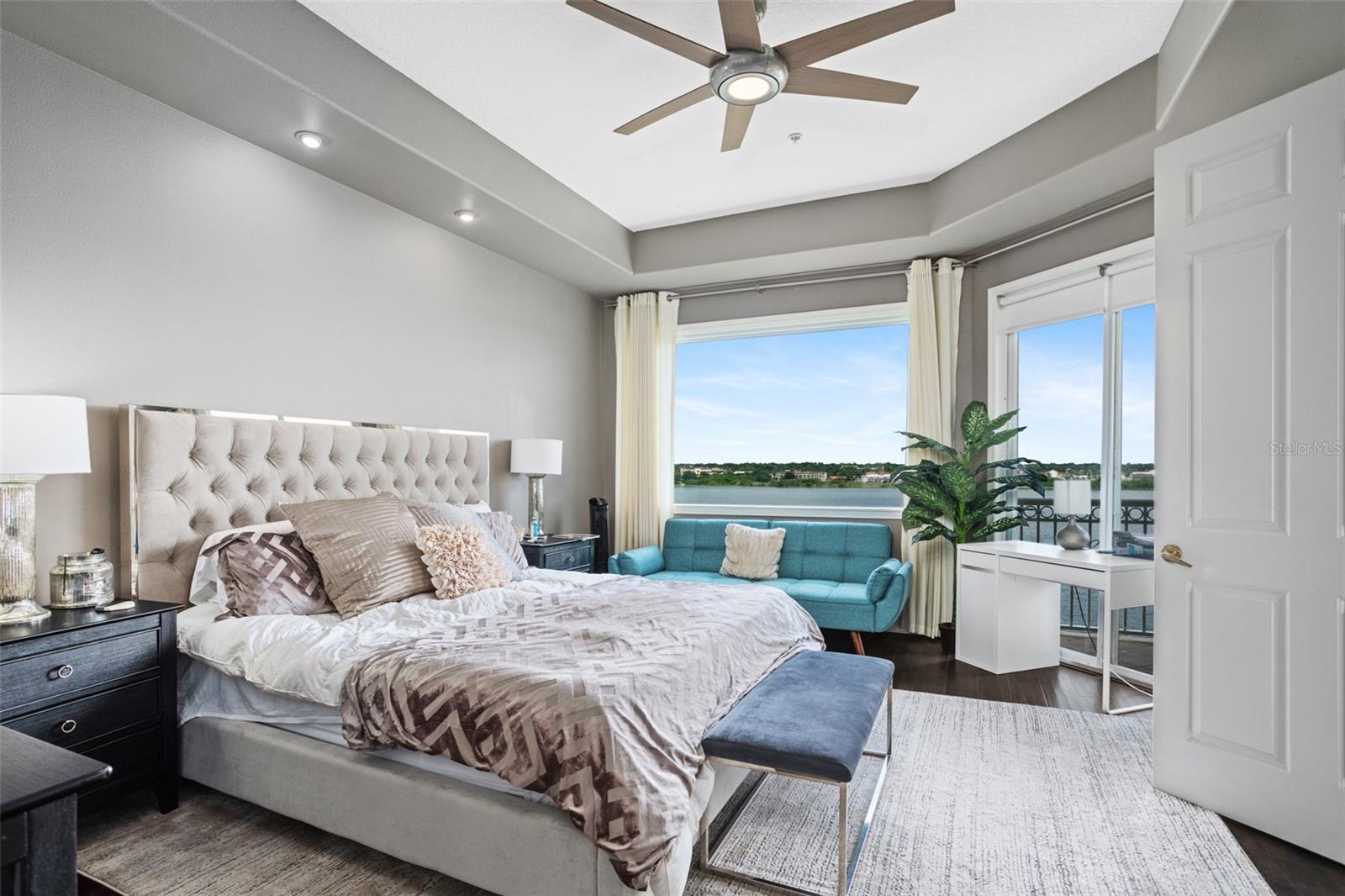 Listing photo id 24 for 8743 The Esplanade  24