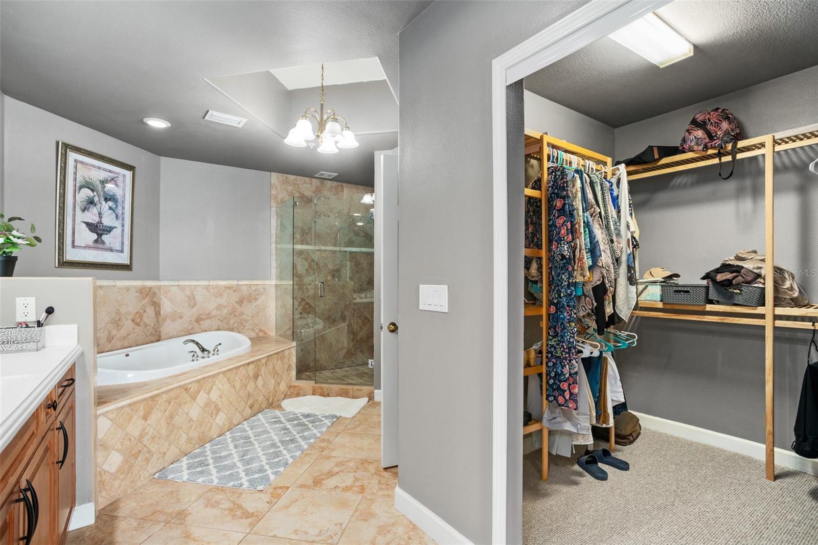 Listing photo id 26 for 8743 The Esplanade  24