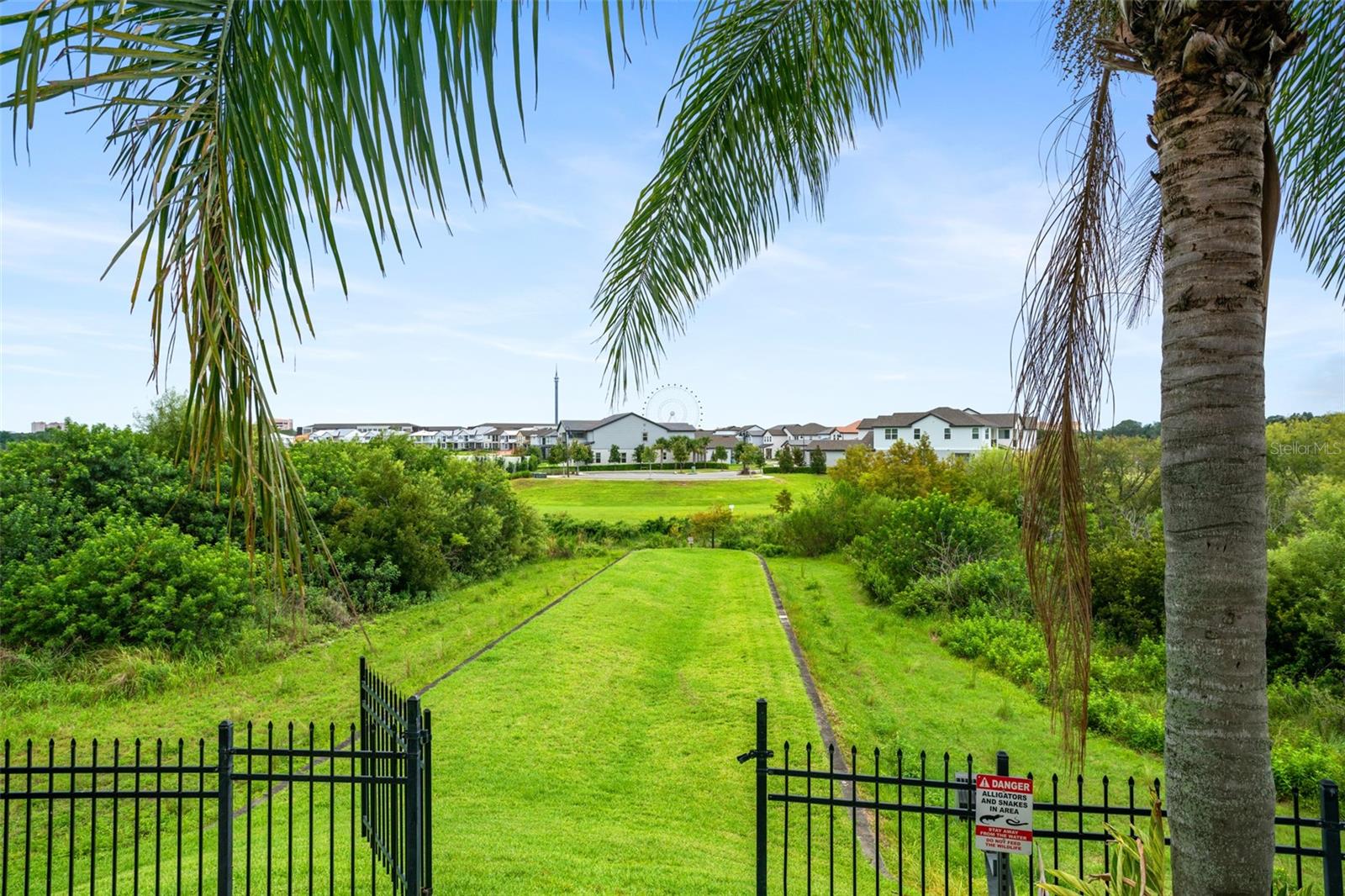 Listing photo id 31 for 8743 The Esplanade  24
