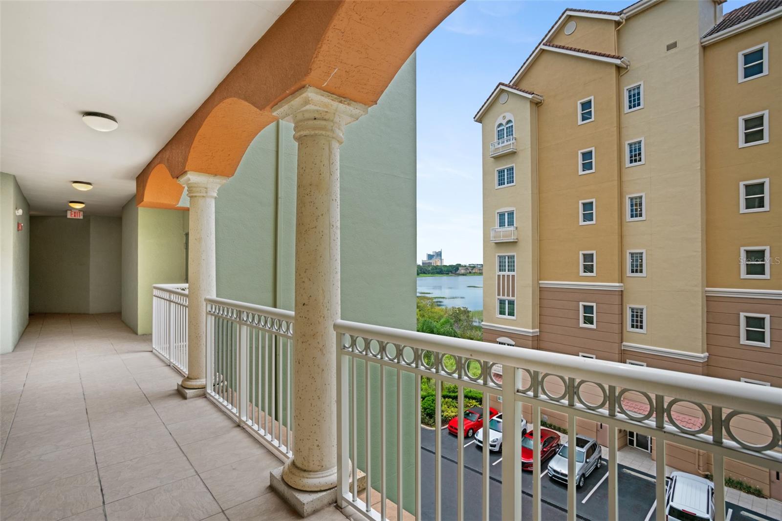 Listing photo id 3 for 8743 The Esplanade  24