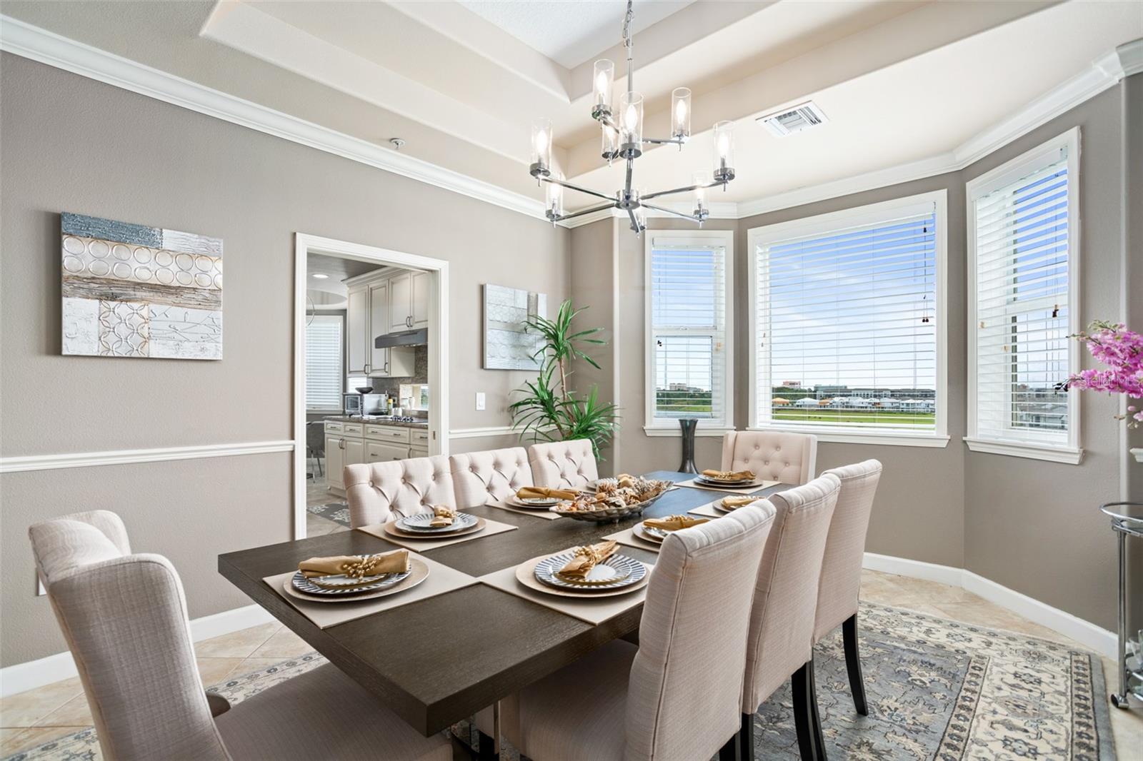 Listing photo id 6 for 8743 The Esplanade  24