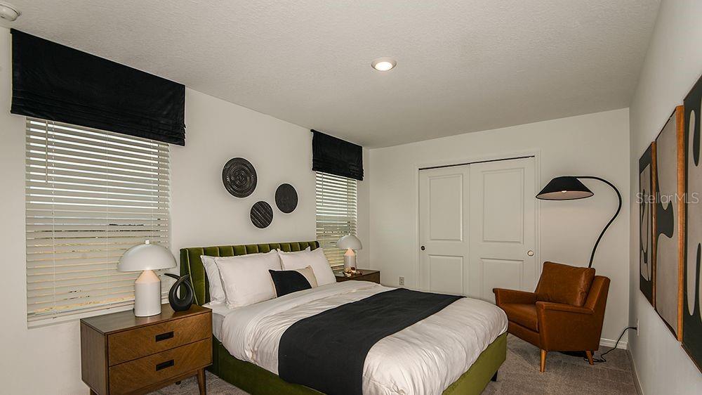 Listing photo id 9 for 764 Hazelwood Court