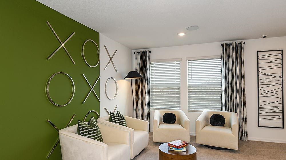 Listing photo id 14 for 764 Hazelwood Court