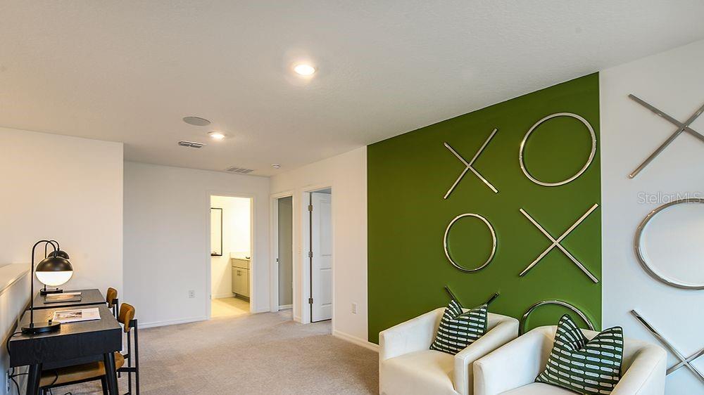 Listing photo id 15 for 764 Hazelwood Court