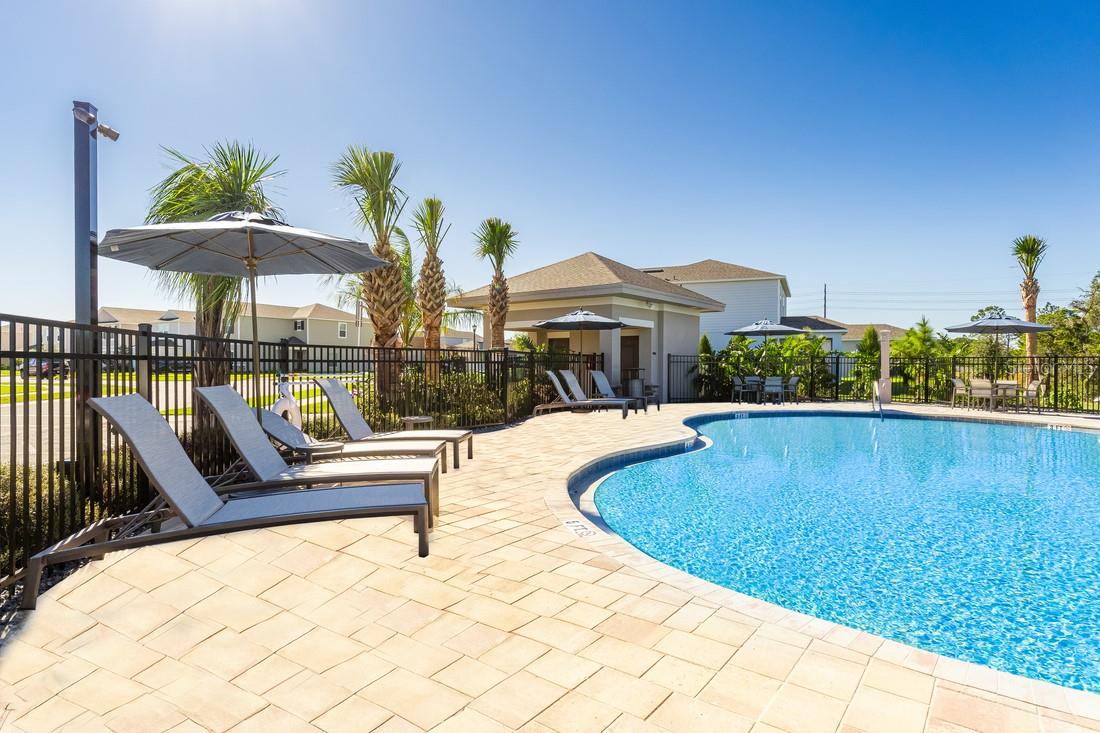 Listing photo id 28 for 764 Hazelwood Court