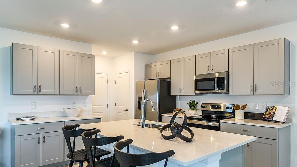 Listing photo id 2 for 764 Hazelwood Court