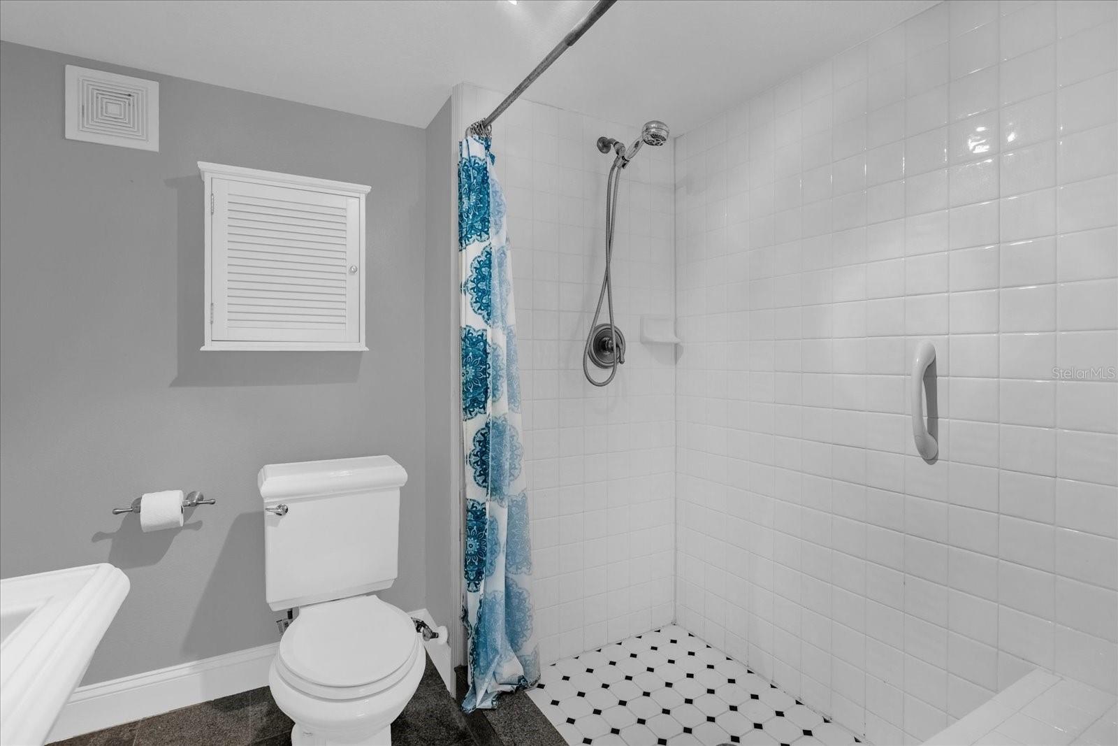 Image 17 of 28 For 1250 Denning Drive 117