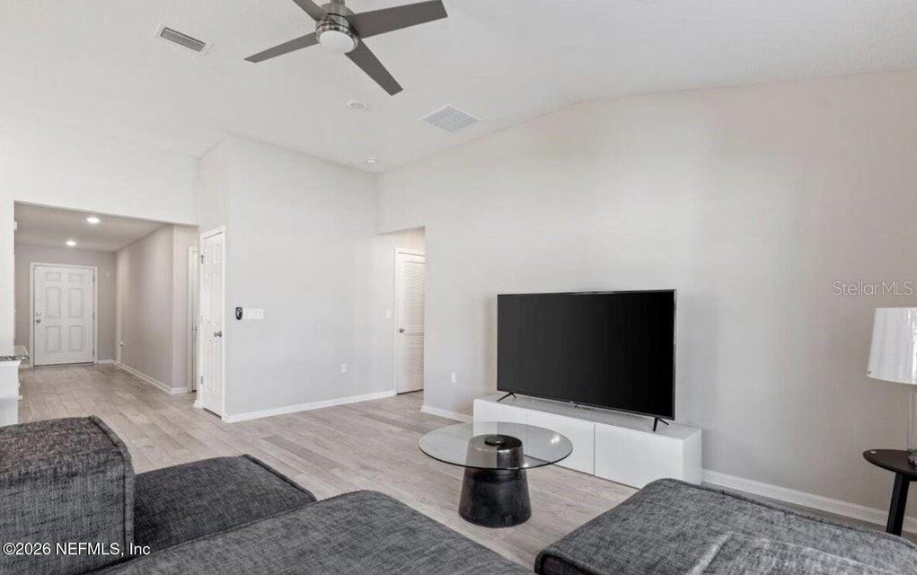 Image 23 of 38 For 3106 Hawks Hill Lane