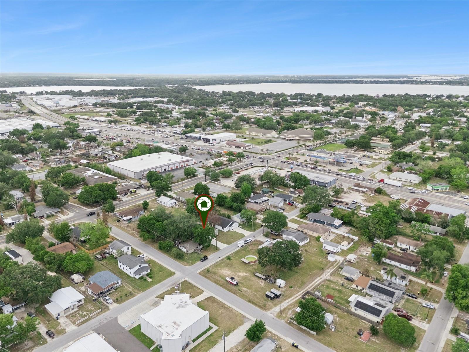 Listing photo id 12 for 520 Lemon Street