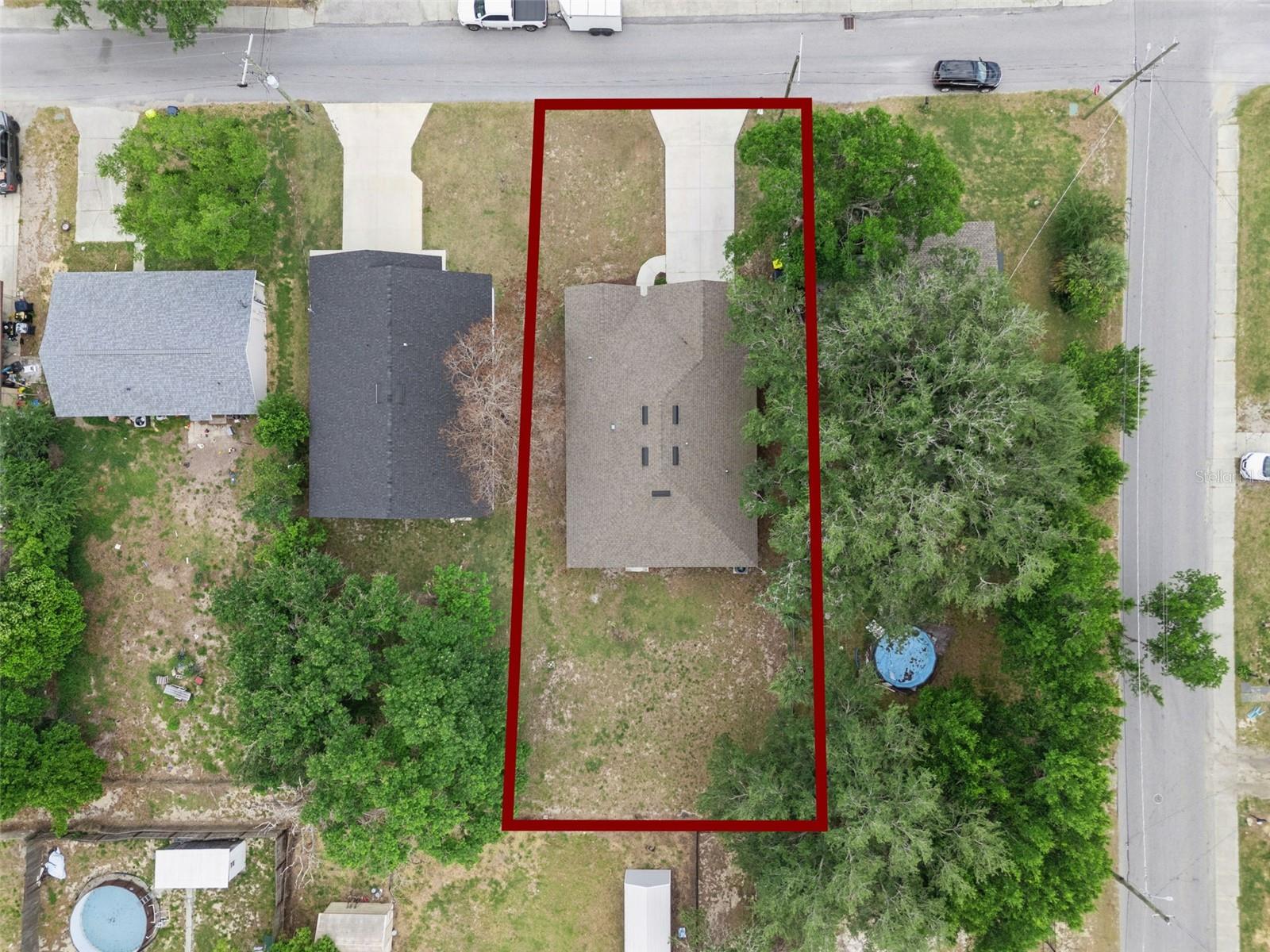 Listing photo id 13 for 520 Lemon Street