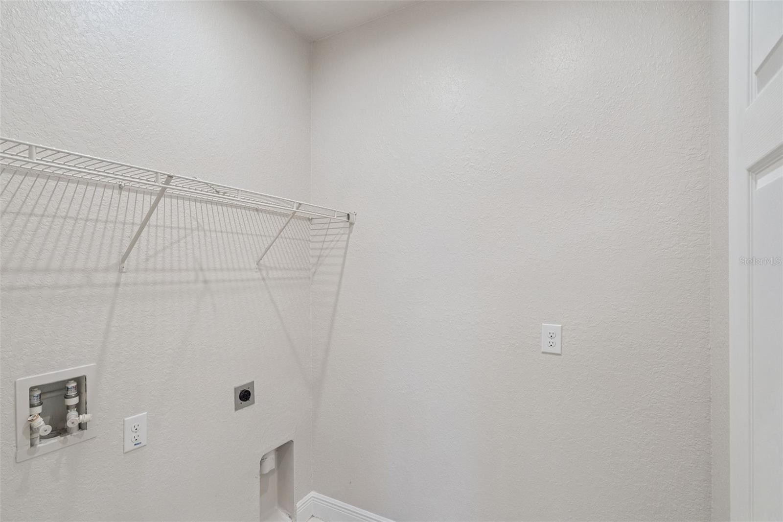 Listing photo id 18 for 520 Lemon Street
