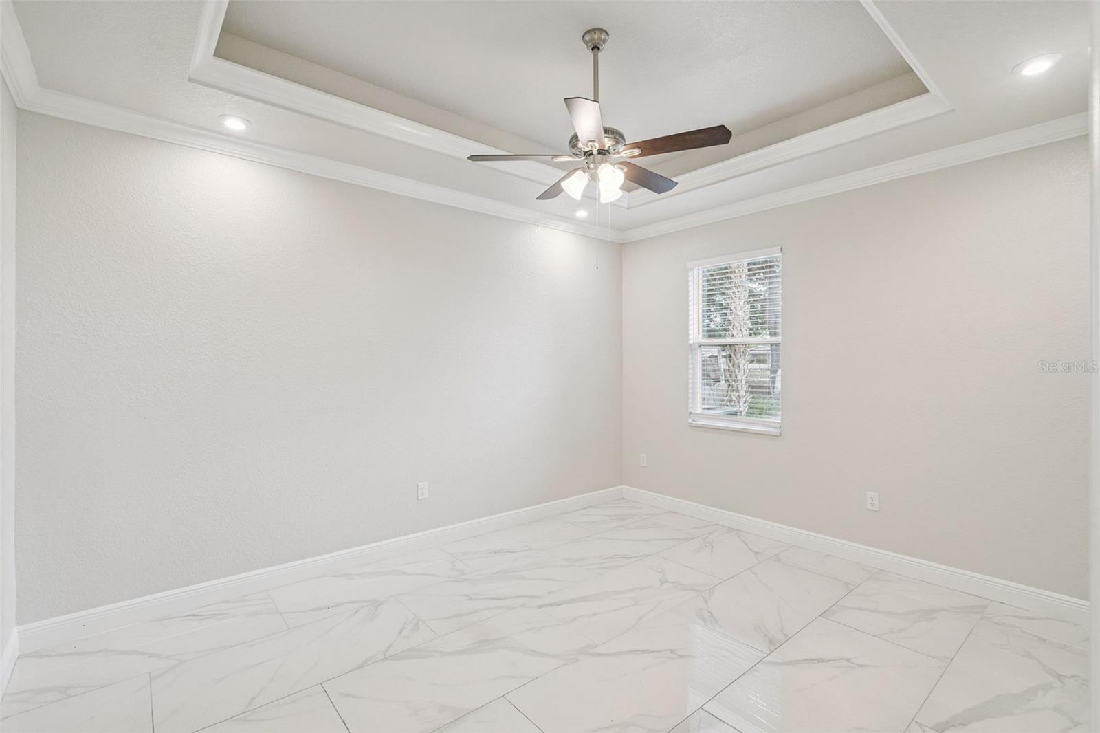 Listing photo id 22 for 520 Lemon Street