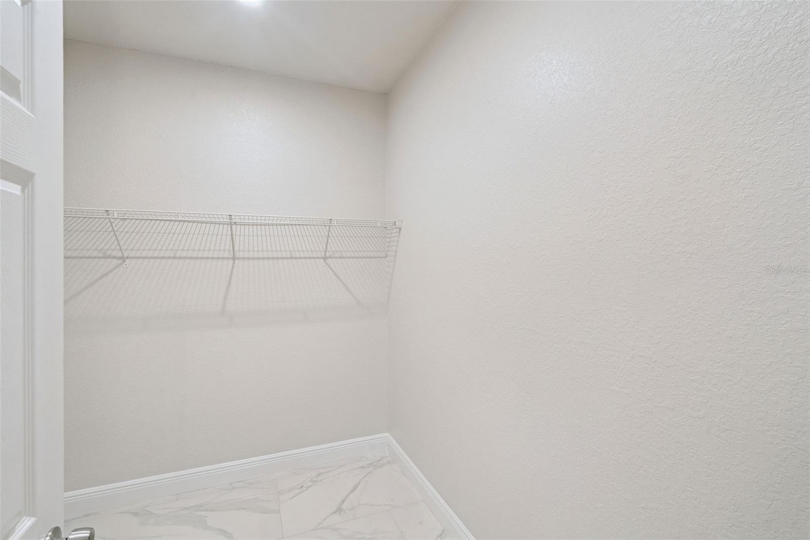 Listing photo id 23 for 520 Lemon Street