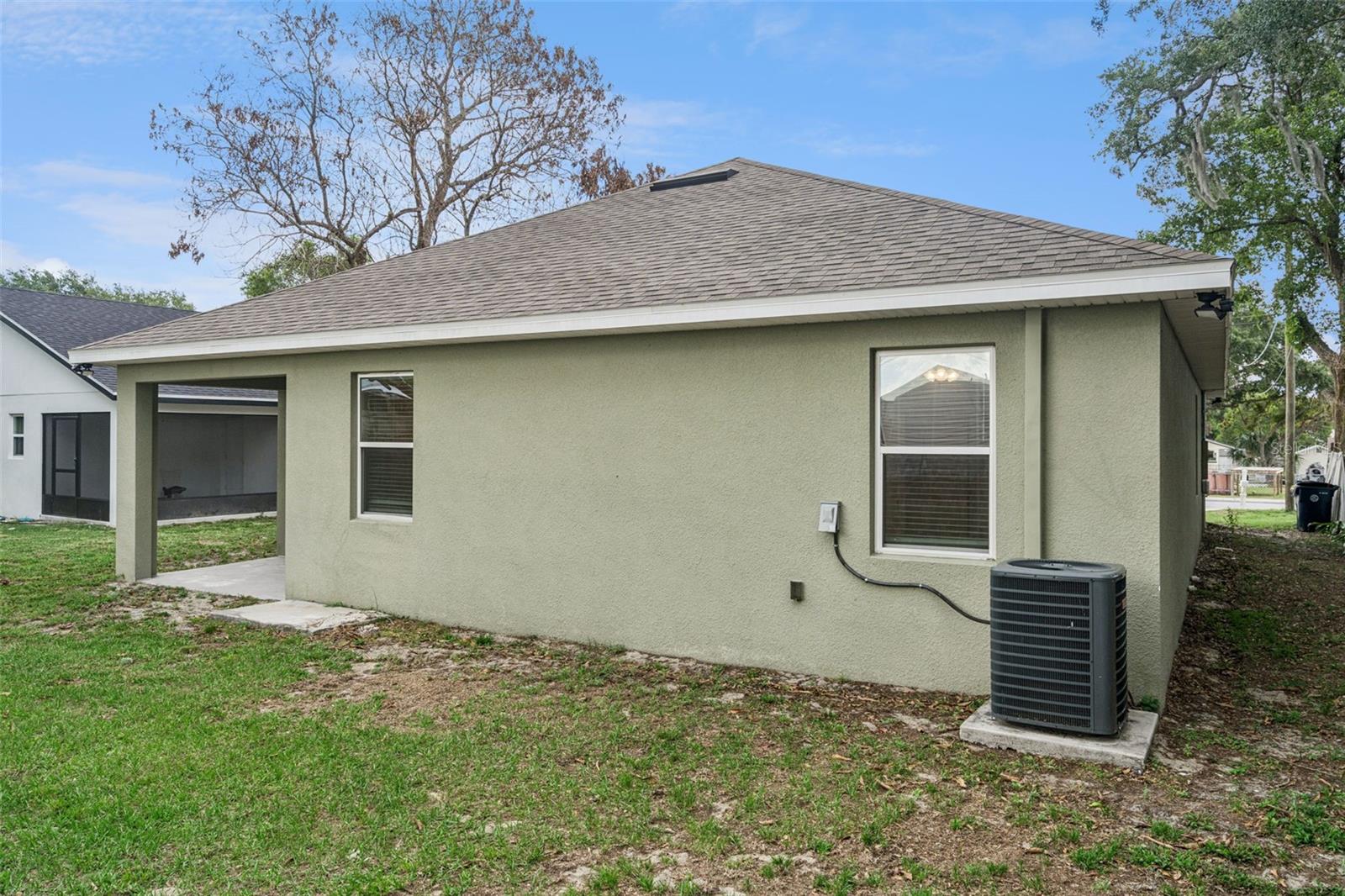 Listing photo id 27 for 520 Lemon Street