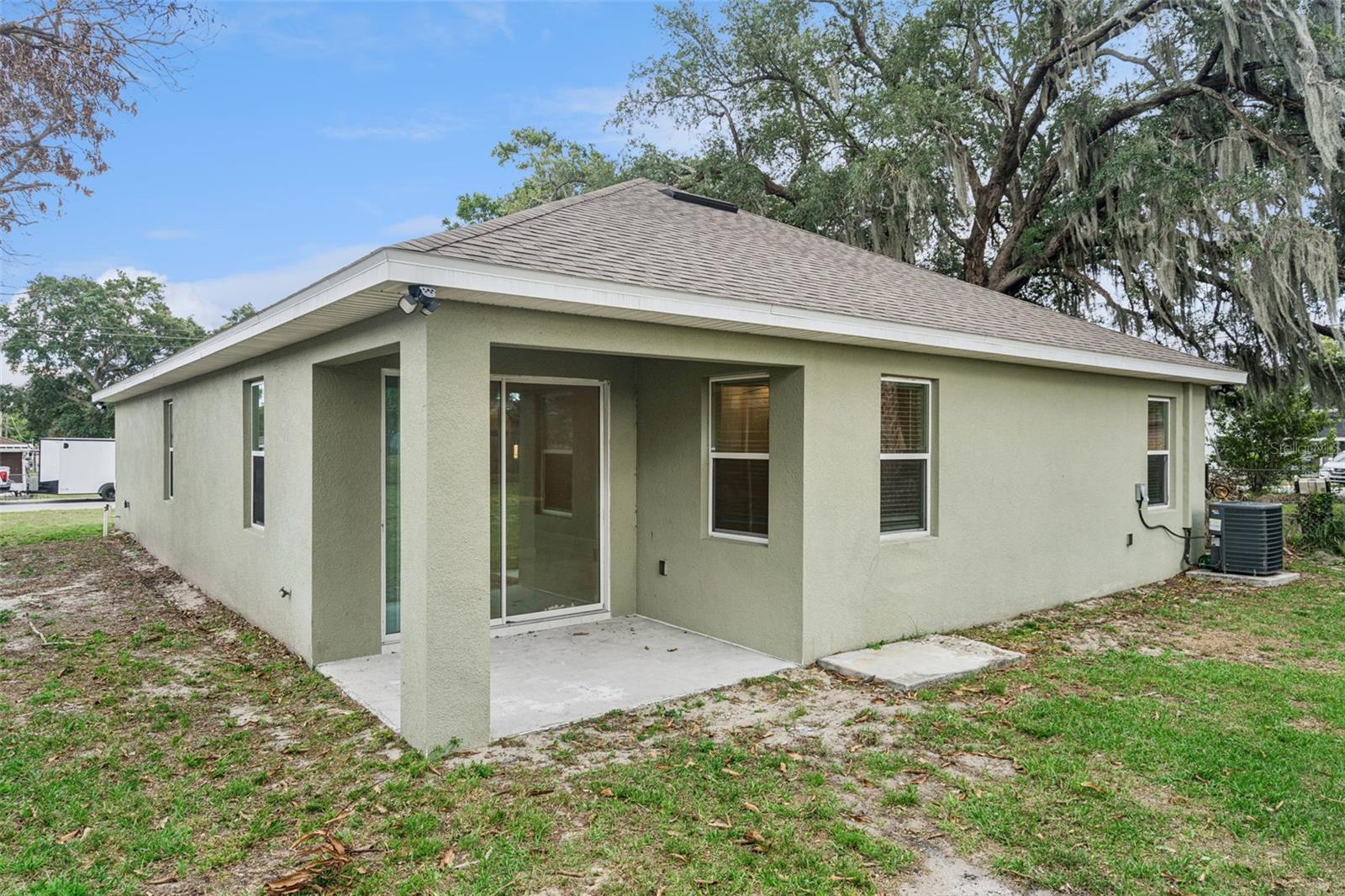 Listing photo id 28 for 520 Lemon Street