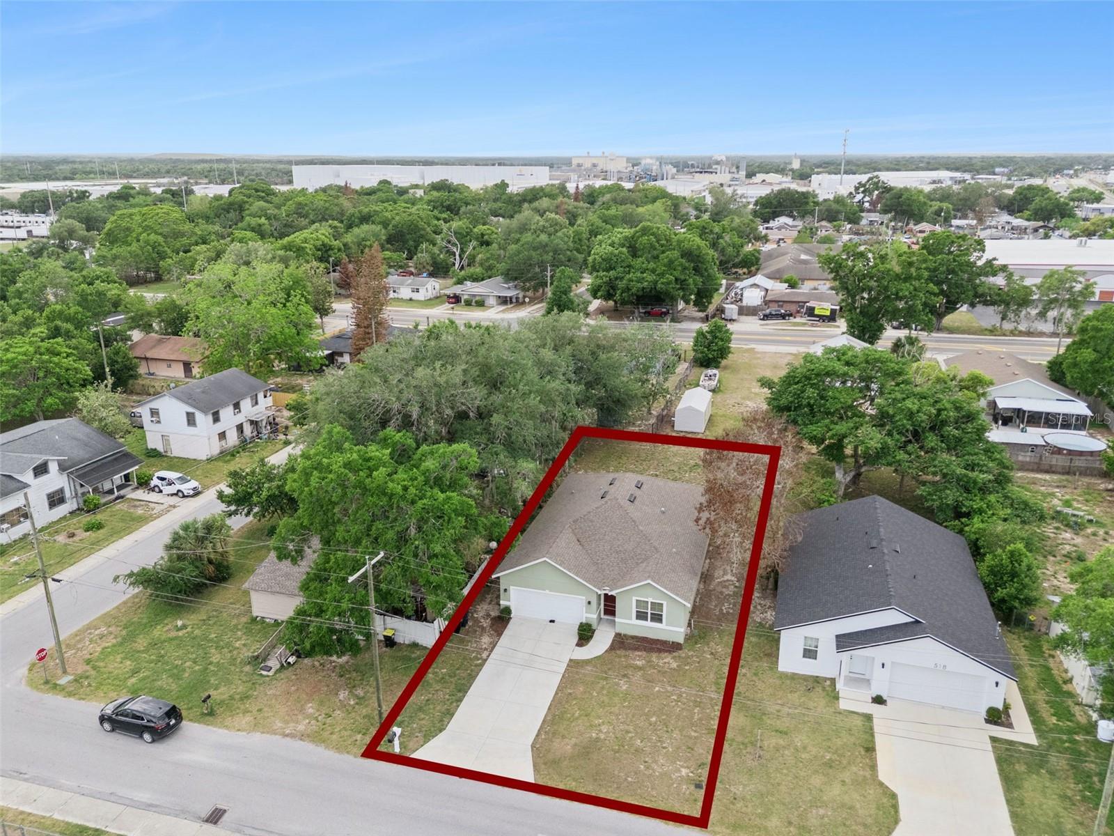 Listing photo id 29 for 520 Lemon Street