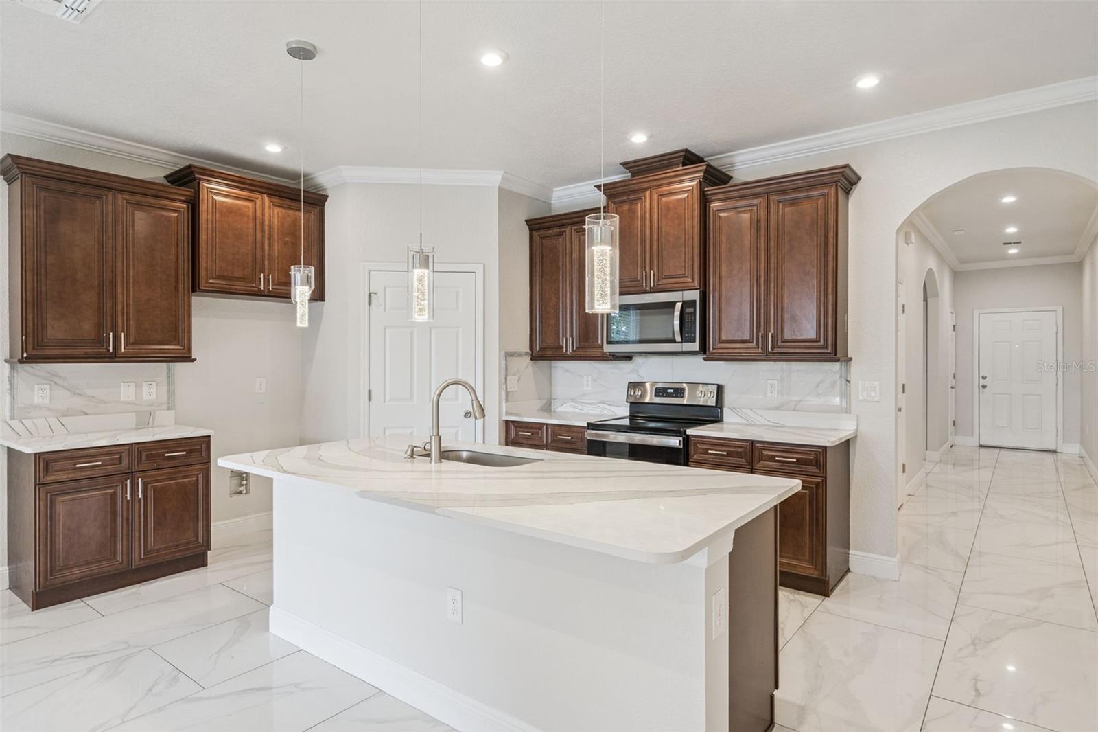 Listing photo id 5 for 520 Lemon Street