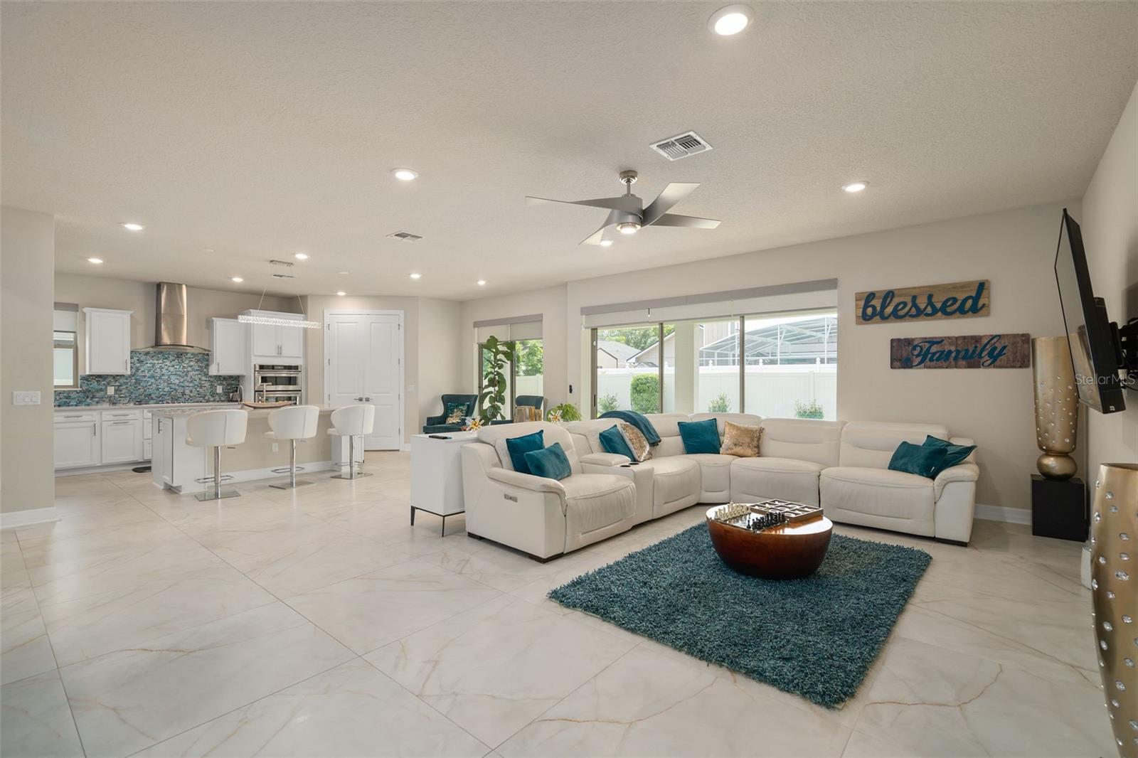 Image 16 of 33 For 284 Island Sound Court