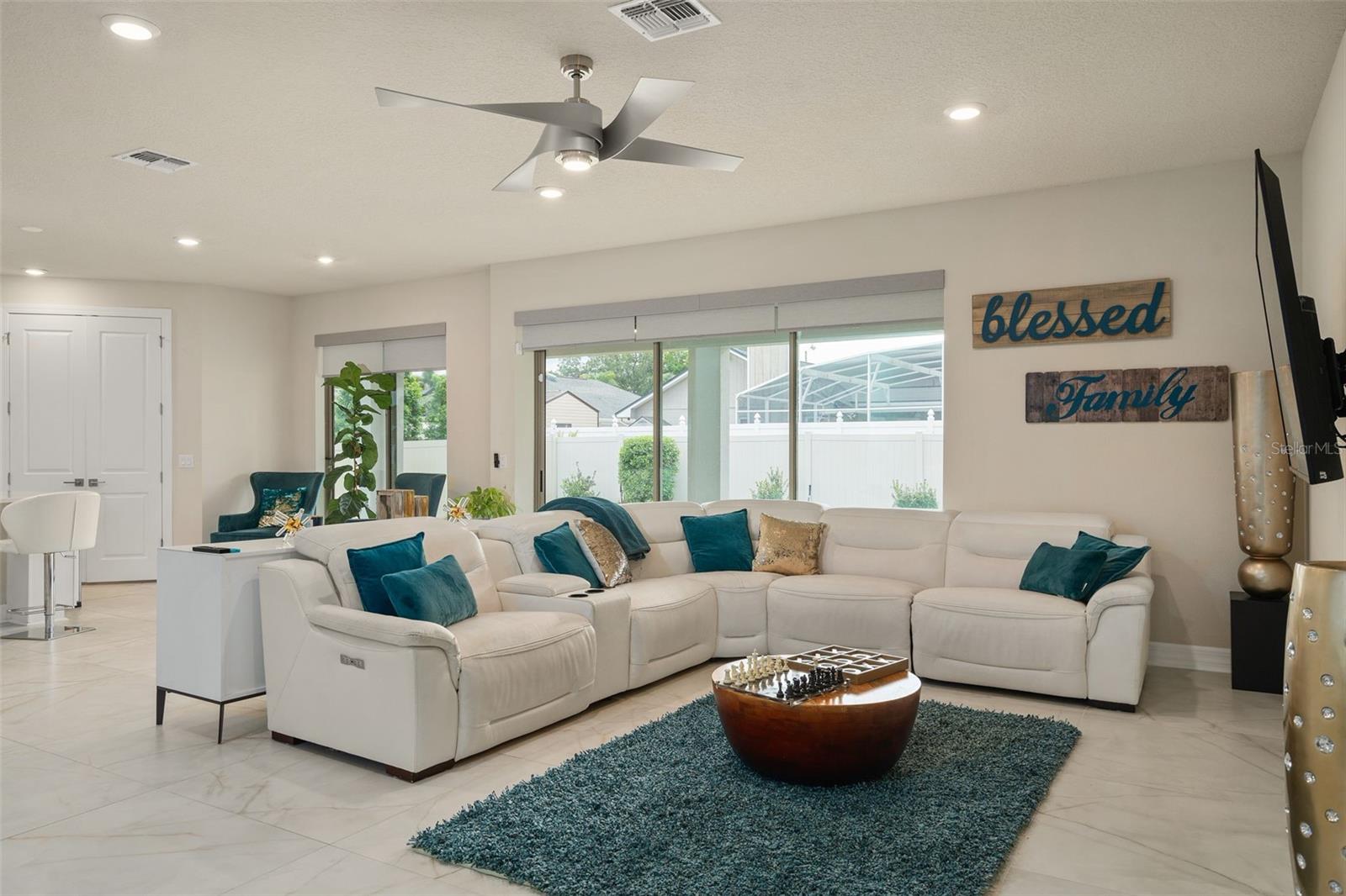 Image 17 of 33 For 284 Island Sound Court