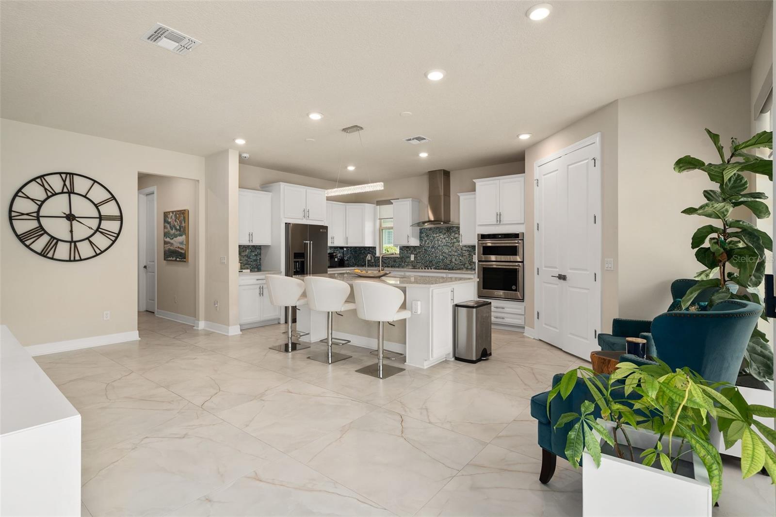 Image 18 of 33 For 284 Island Sound Court