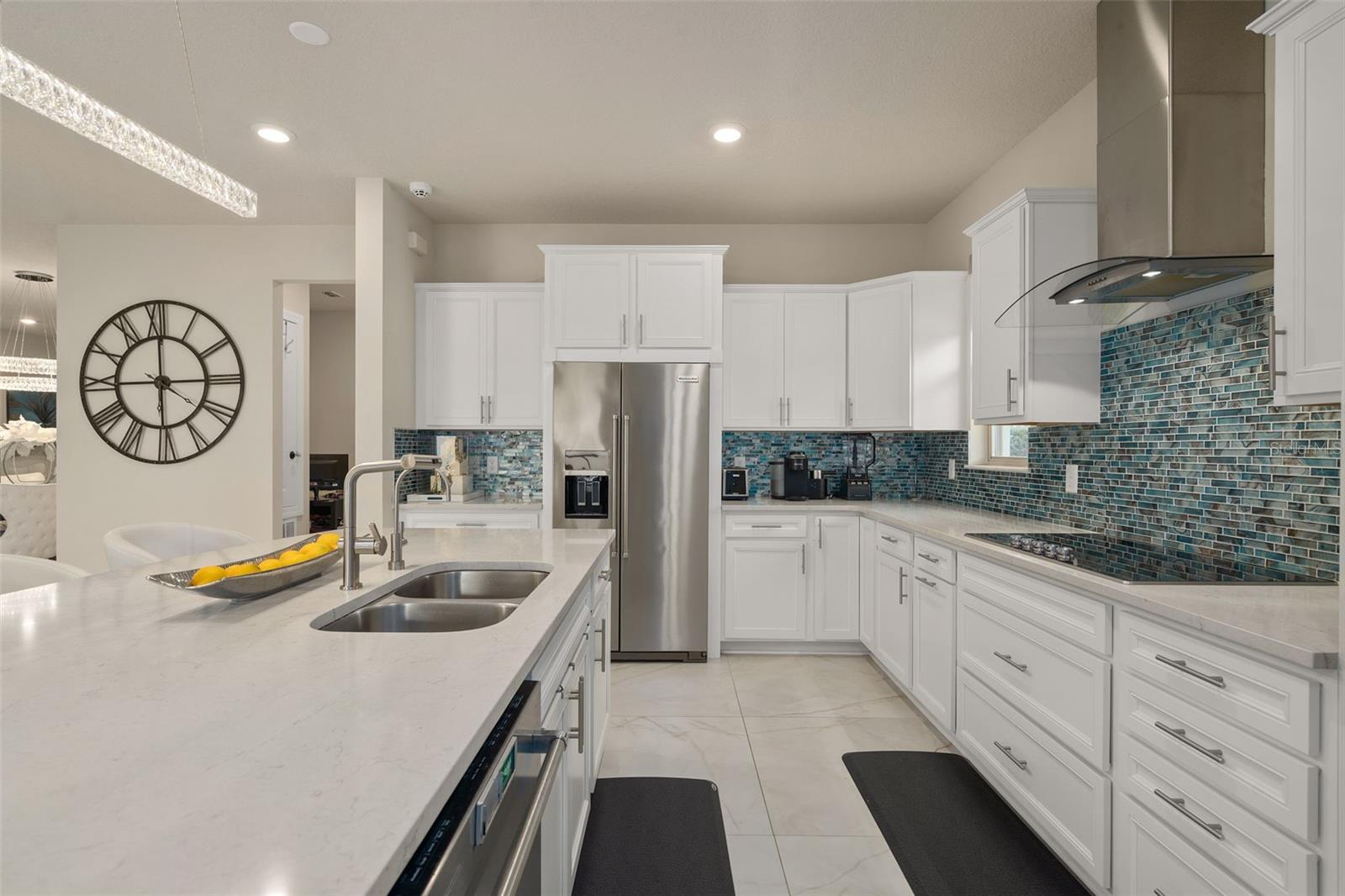 Image 22 of 33 For 284 Island Sound Court