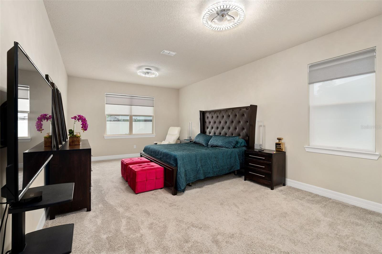 Image 24 of 33 For 284 Island Sound Court