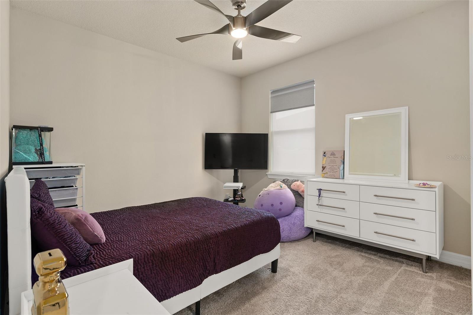 Image 30 of 33 For 284 Island Sound Court