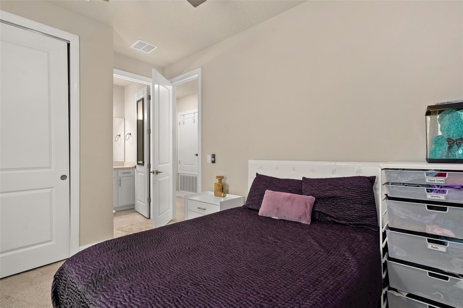 Image 31 of 33 For 284 Island Sound Court