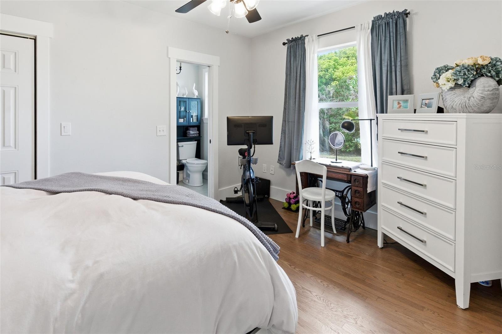 Image 25 of 38 For 363 Phelps Avenue