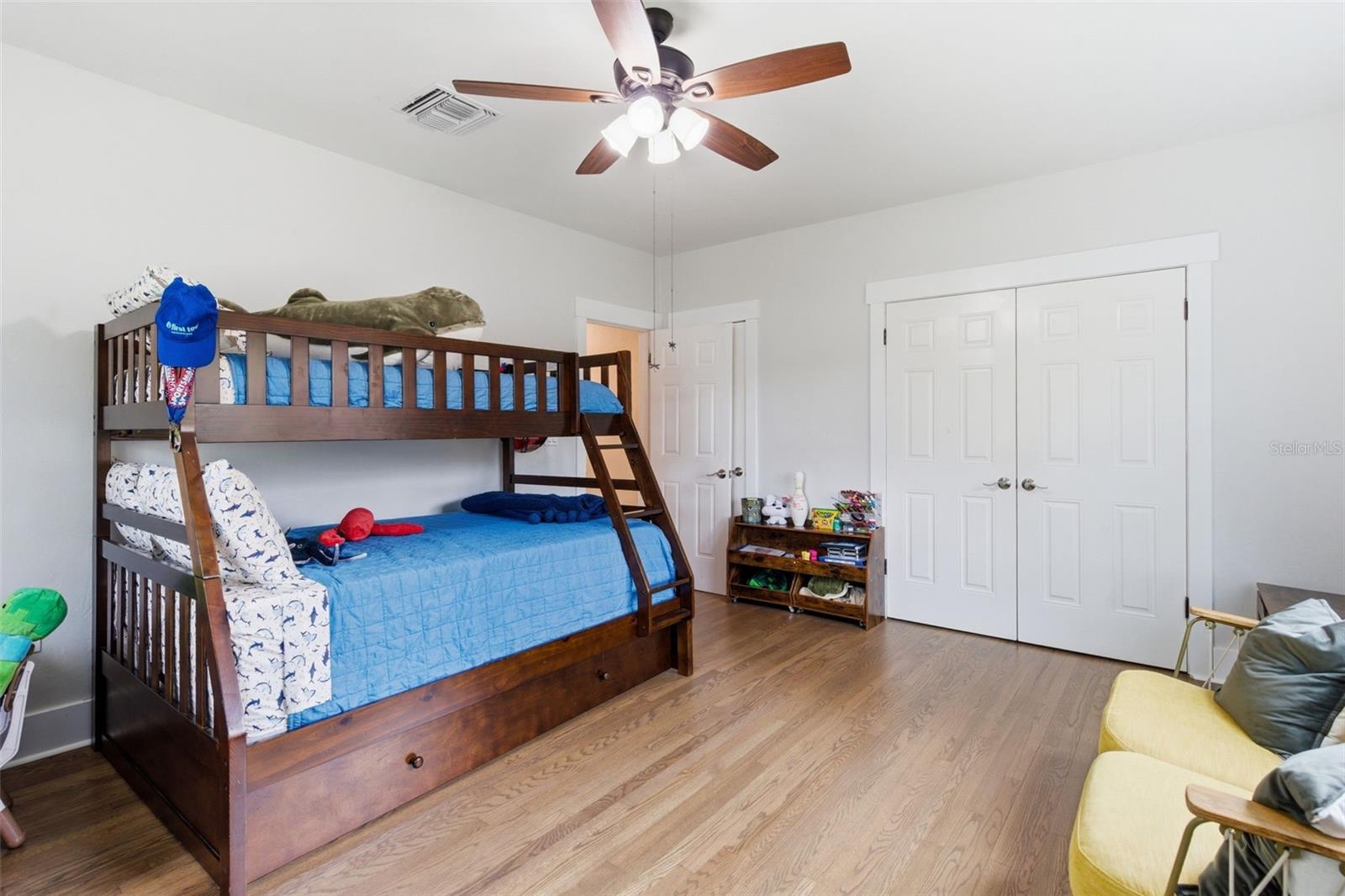 Image 27 of 38 For 363 Phelps Avenue