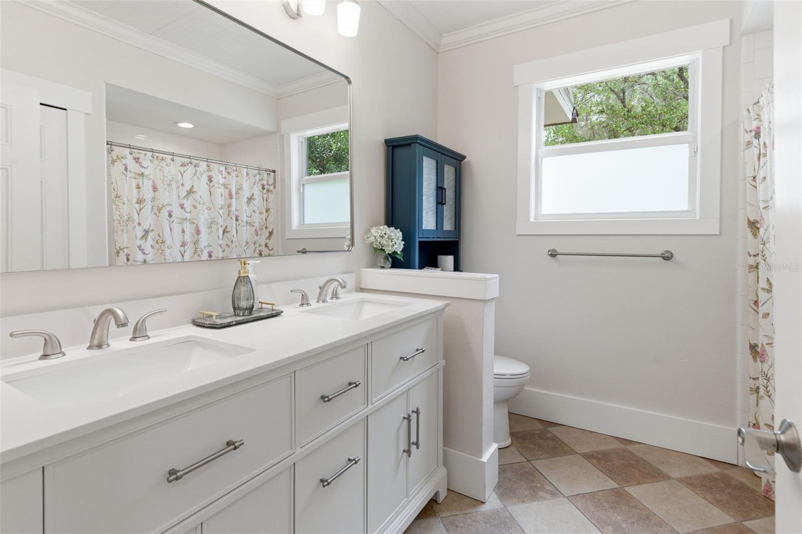 Image 29 of 38 For 363 Phelps Avenue