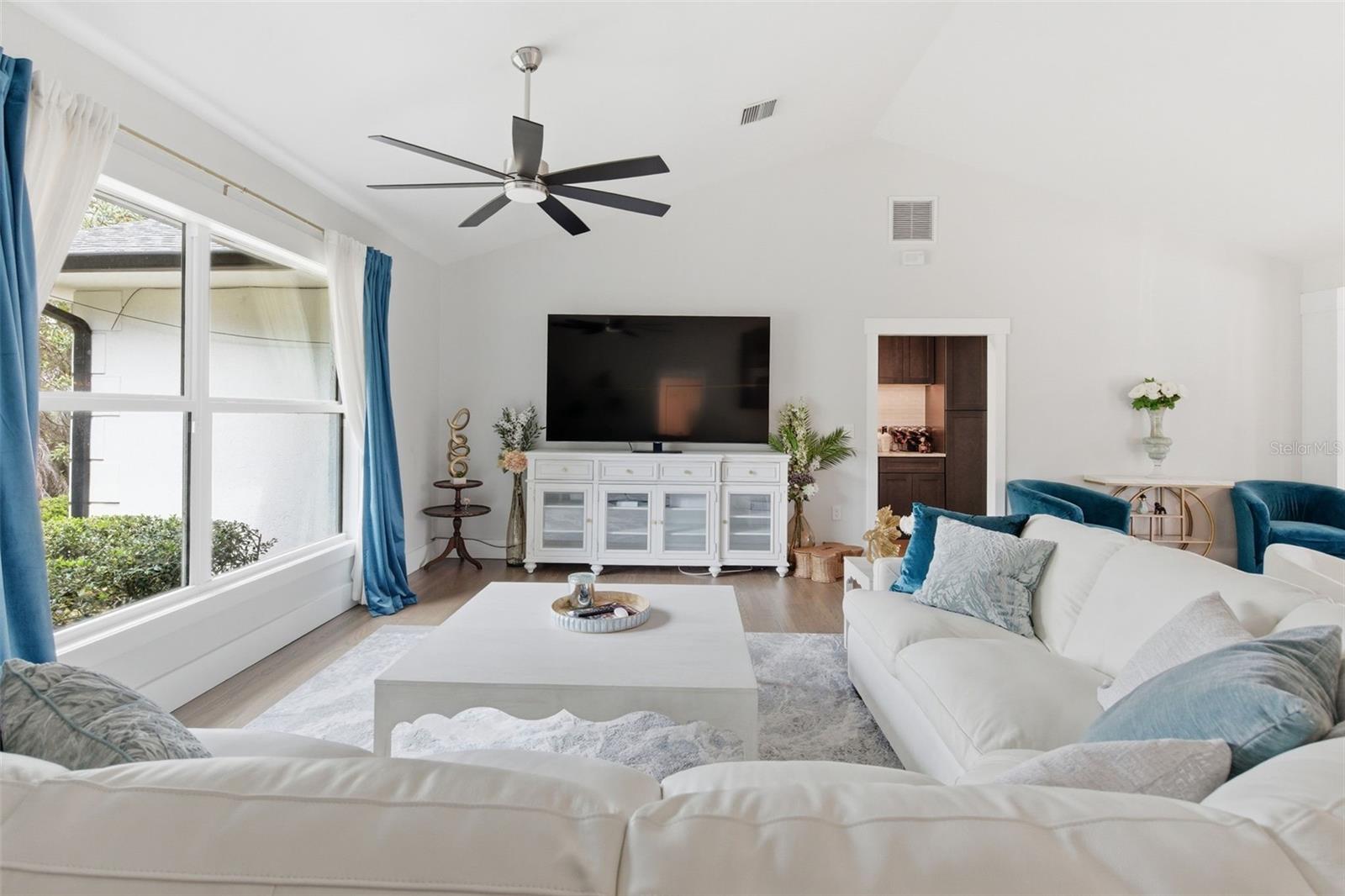 Image 6 of 38 For 363 Phelps Avenue