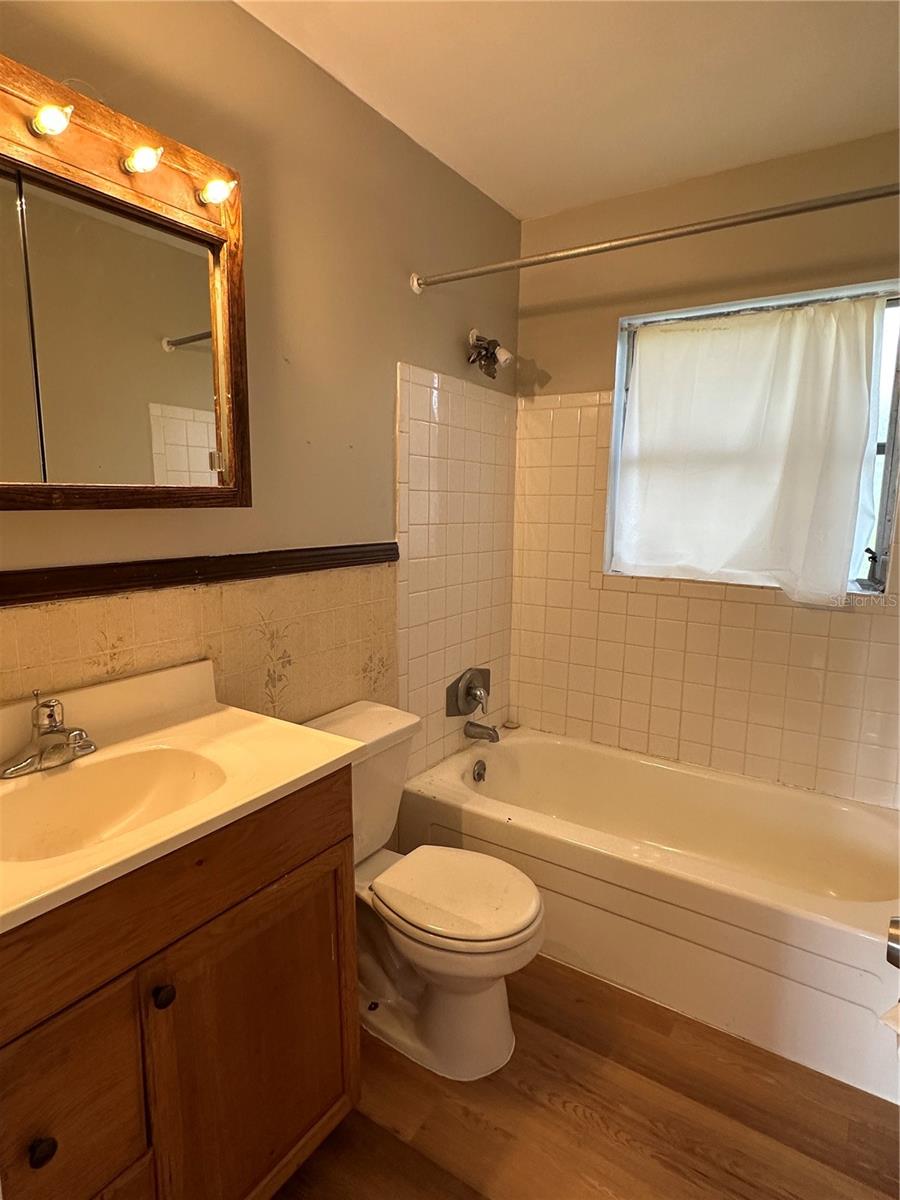 Image 10 of 18 For 1014 Park Manor Drive