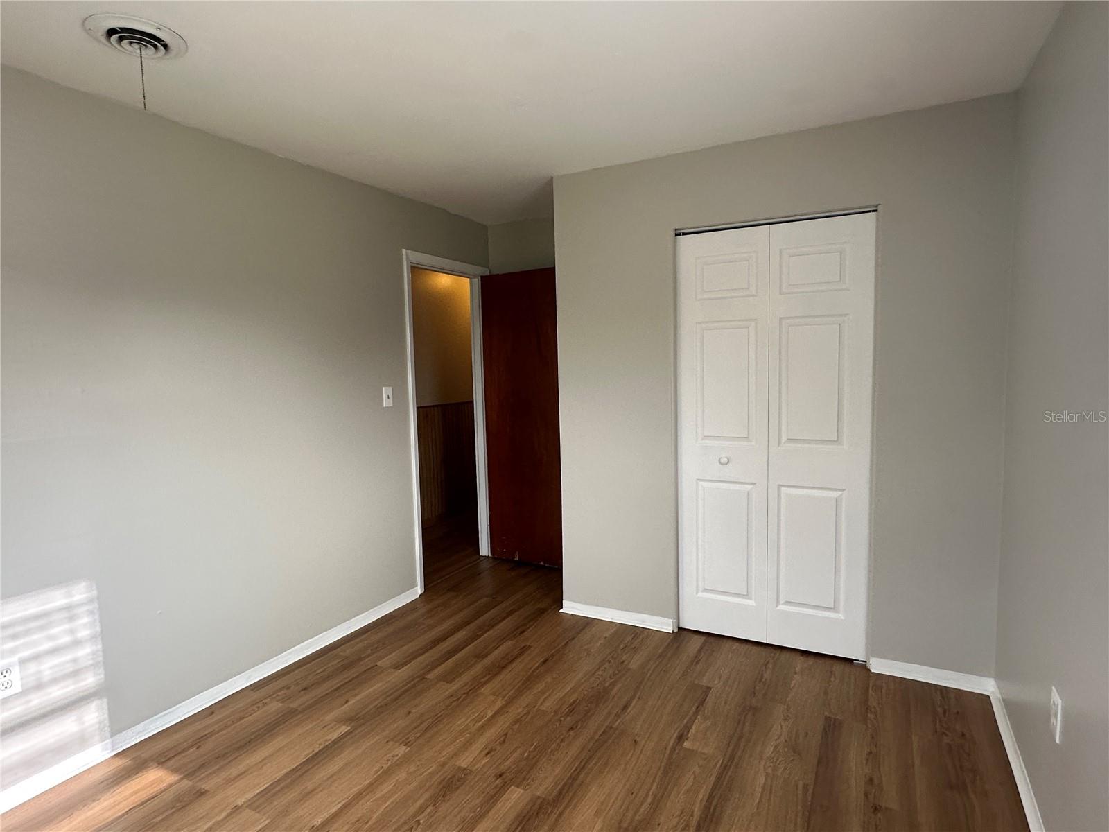 Image 11 of 18 For 1014 Park Manor Drive