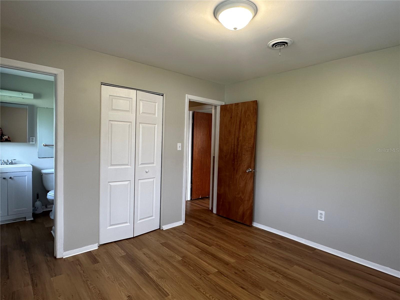 Image 14 of 18 For 1014 Park Manor Drive