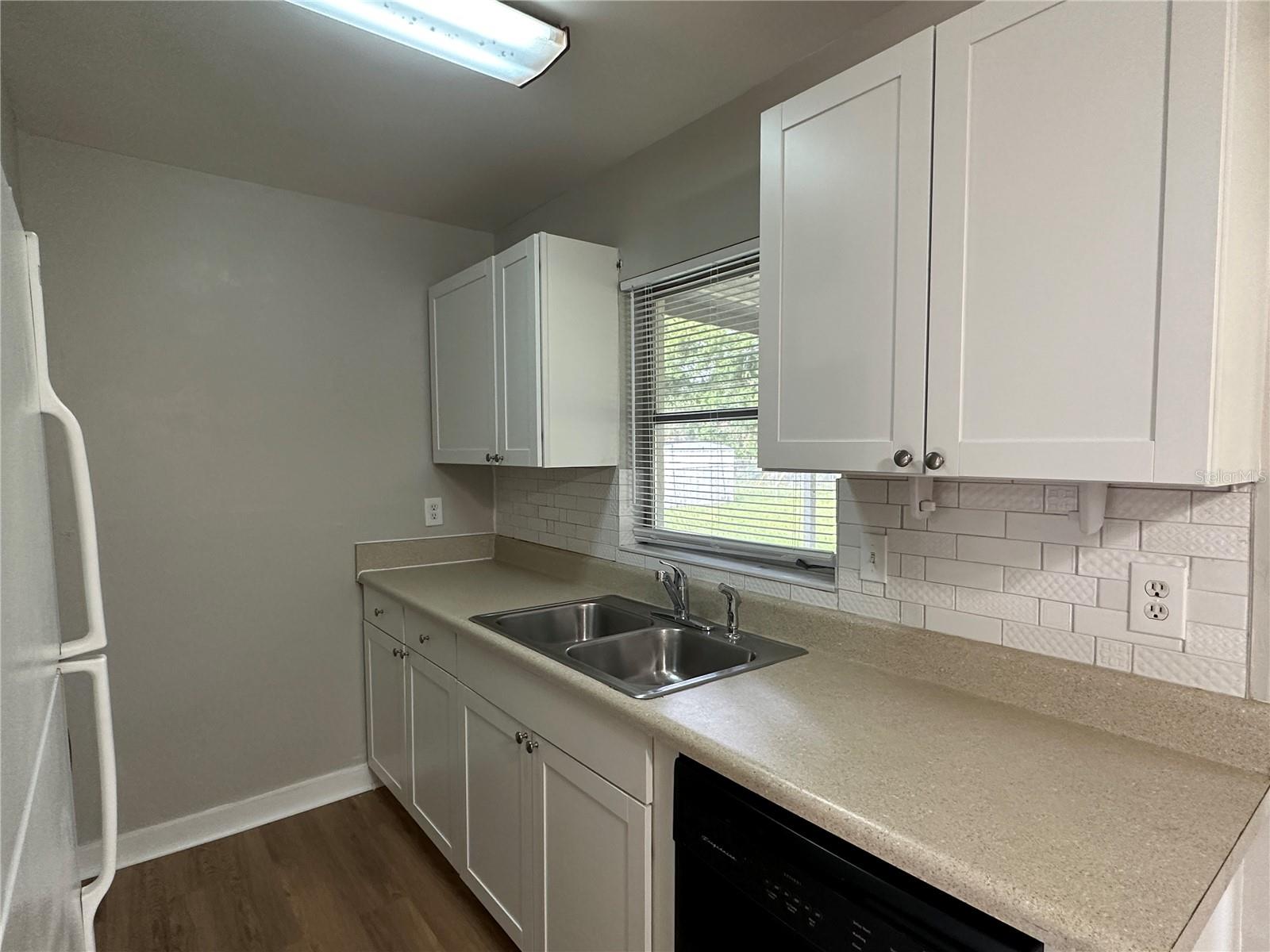 Image 7 of 18 For 1014 Park Manor Drive