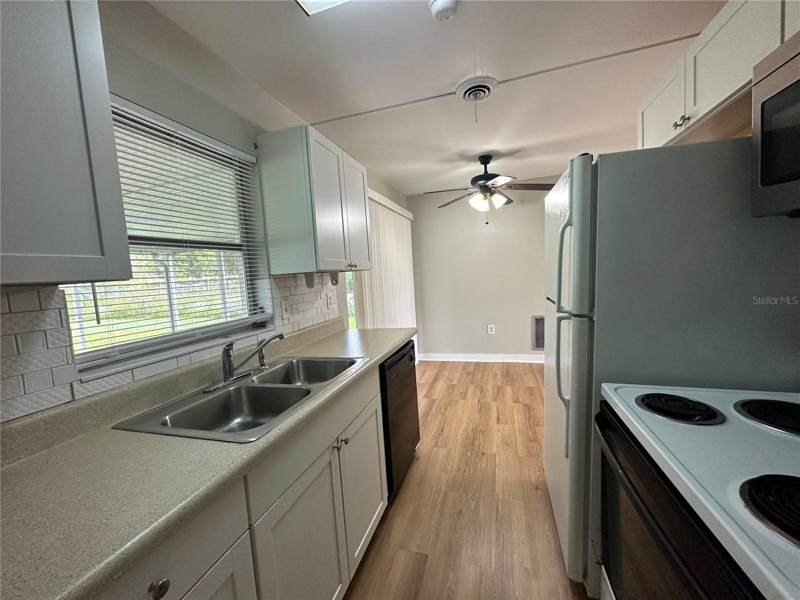 Image 8 of 18 For 1014 Park Manor Drive