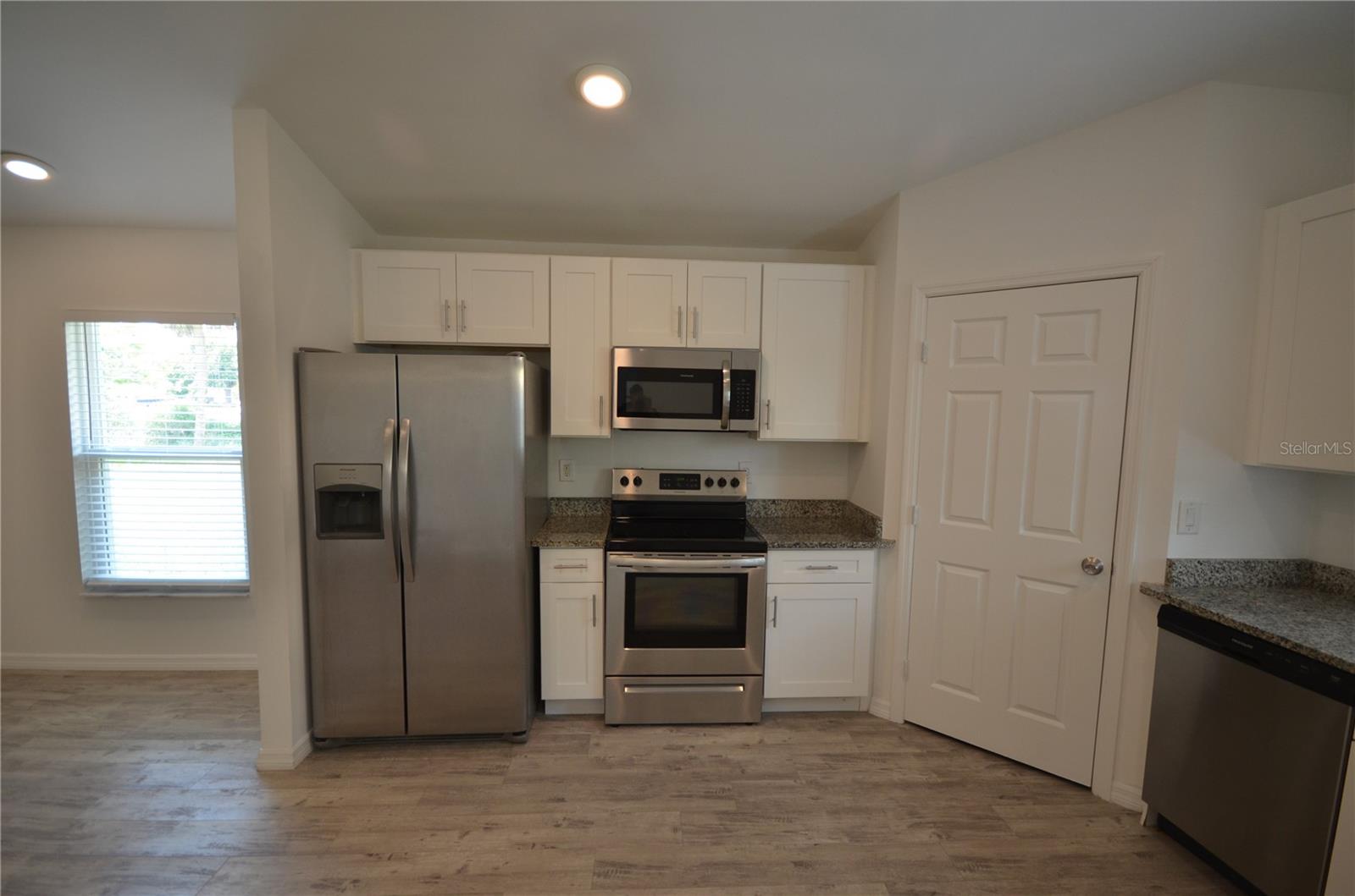 Image 11 of 15 For 2225 Carver Avenue