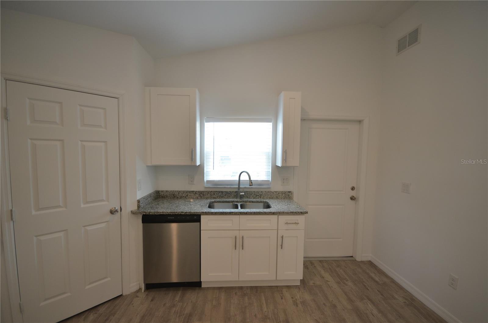 Image 12 of 15 For 2225 Carver Avenue