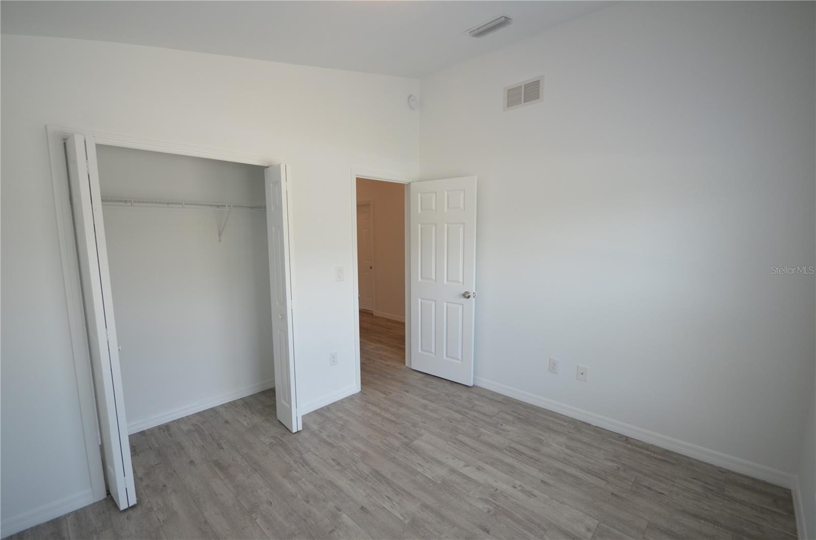 Image 6 of 15 For 2225 Carver Avenue
